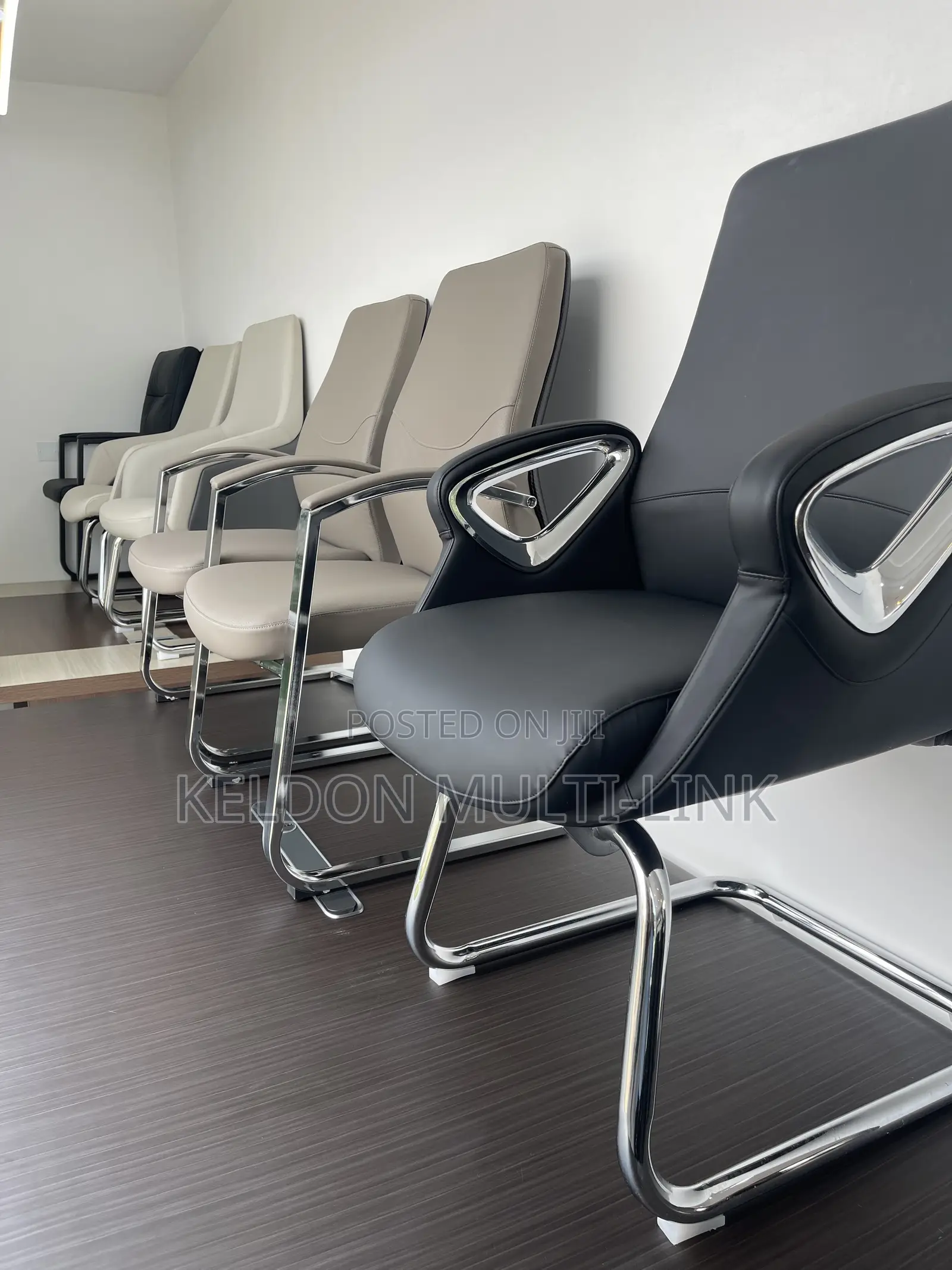 Ergonomic Durable and Executive Visitor Chairs for Bosses
