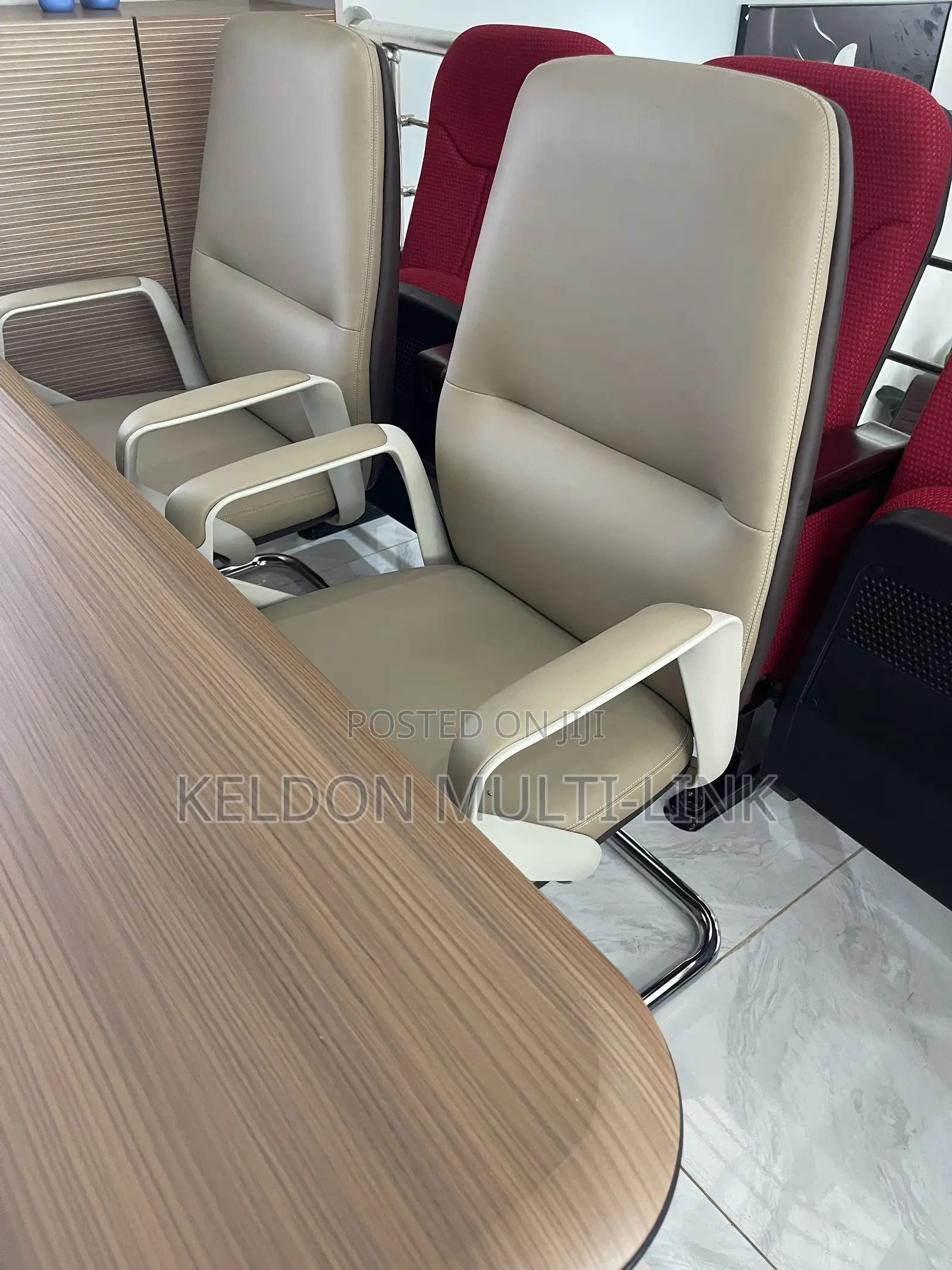 Ergonomic Durable and Executive Visitor Chairs for Bosses