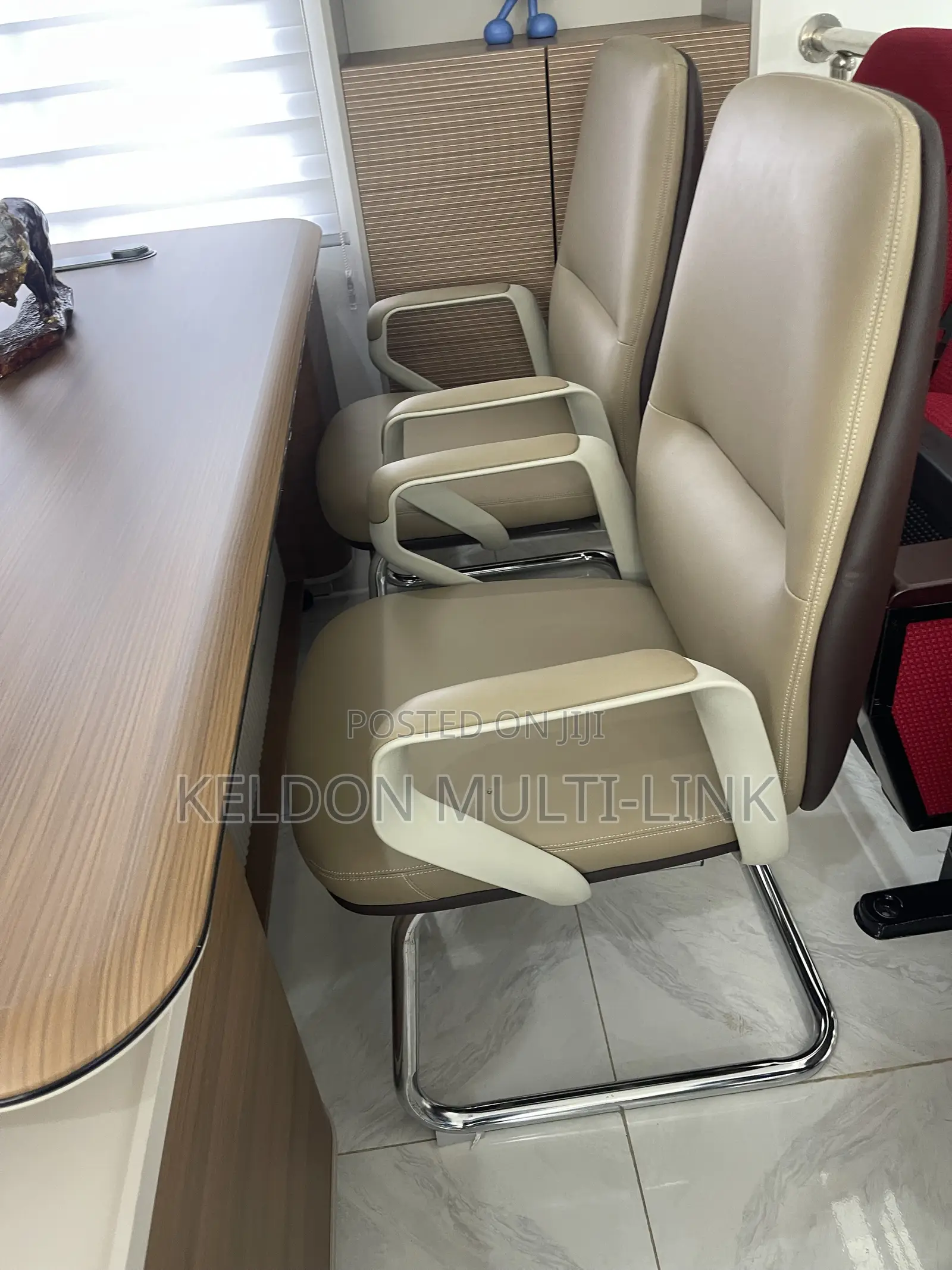 Ergonomic Durable and Executive Visitor Chairs for Bosses