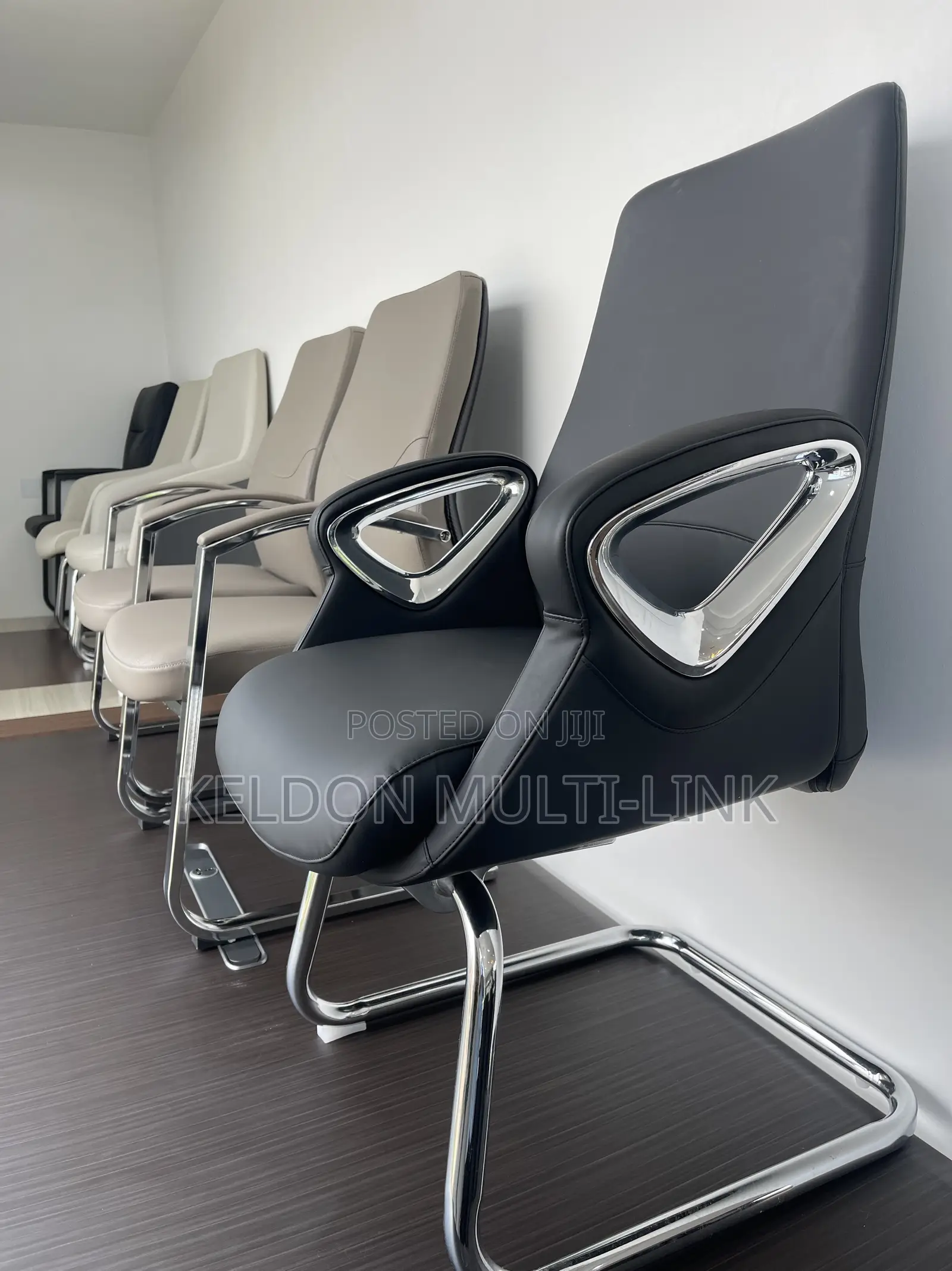 Ergonomic Durable and Executive Visitor Chairs for Bosses