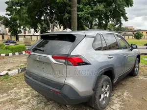 Toyota RAV4 XLE AWD 2023 Gray