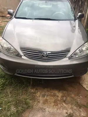 Toyota Camry XLE 4dr Sedan (2.4L 4cyl 4A) 2004