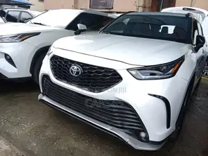 Toyota Highlander XSE 2022 White