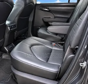 Toyota Highlander XLE 2022 Gray