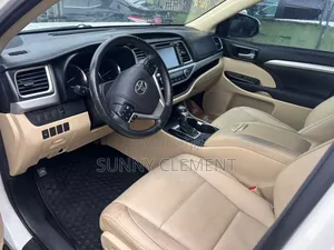 Toyota Highlander XLE 4dr SUV (3.5L 6cyl 6A) 2015 White