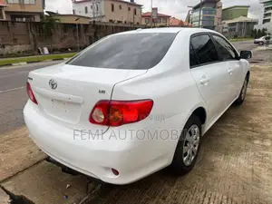 Toyota Corolla 2010 White