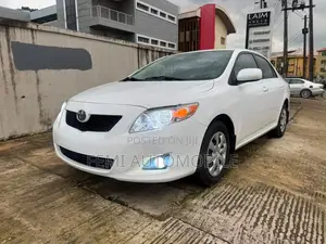Toyota Corolla 2010 White