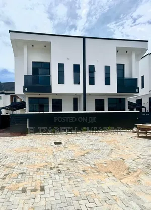 4bdrm Duplex in Chevron for sale