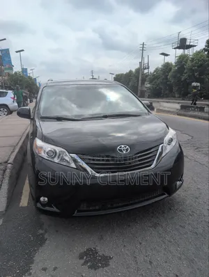 Toyota Sienna XLE 8 Passenger (3.5L 6cyl 6A) 2016 Black