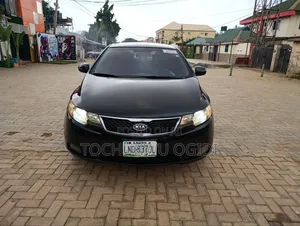 Kia Cerato 2012 Black