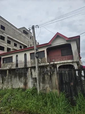6bdrm Duplex in Palmvaile Apple for sale