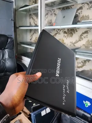 Laptop Toshiba Portege R930 8GB Intel Core i5 HDD+SSD 500GB