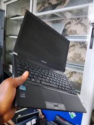 Laptop Toshiba Portege R930 8GB Intel Core i5 HDD+SSD 500GB