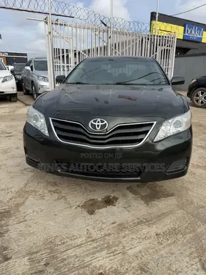 Toyota Camry LE 4dr Sedan (2.5L 4cyl 6AM) 2010 Gray