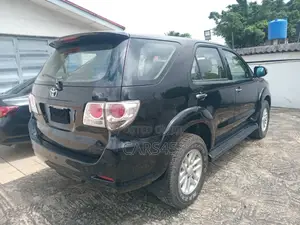 Toyota Fortuner 2012 Black