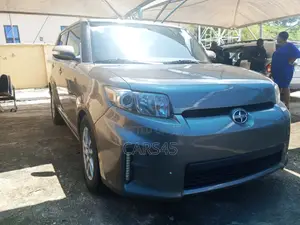 Scion xB 2011 Brown
