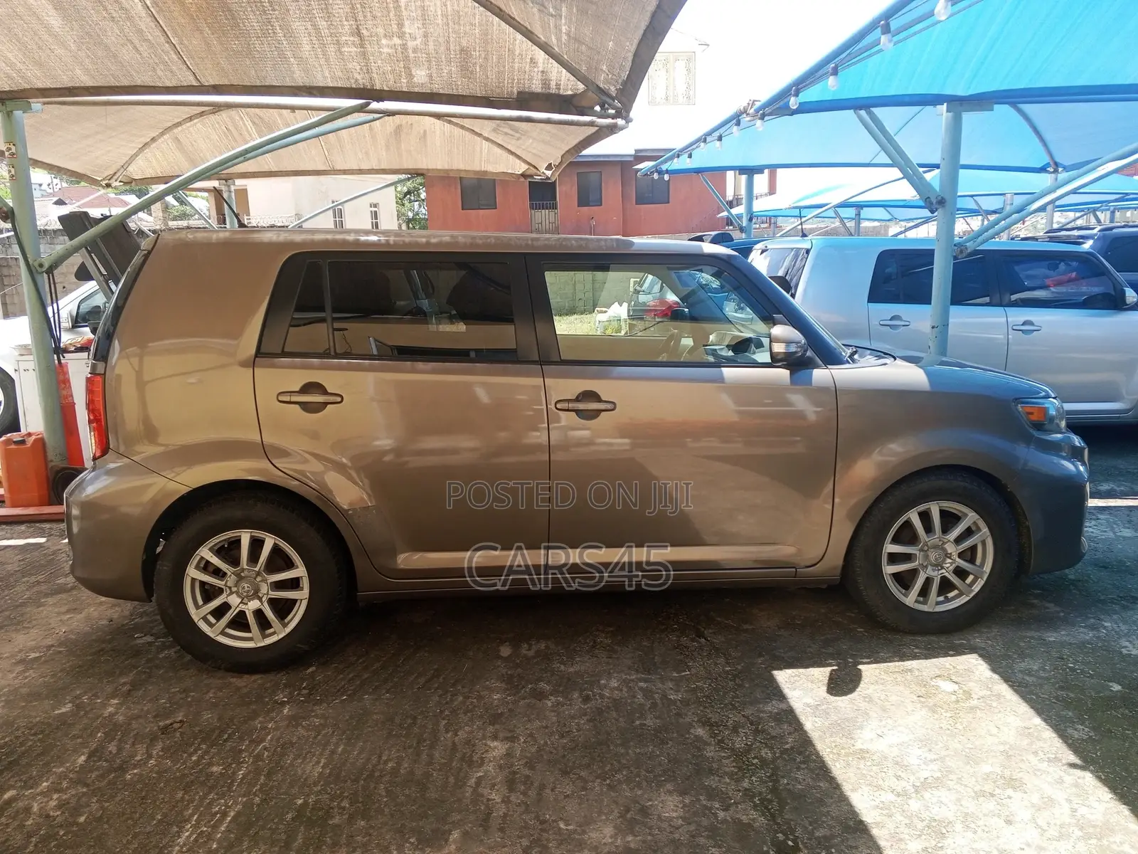 Scion xB 2011 Brown