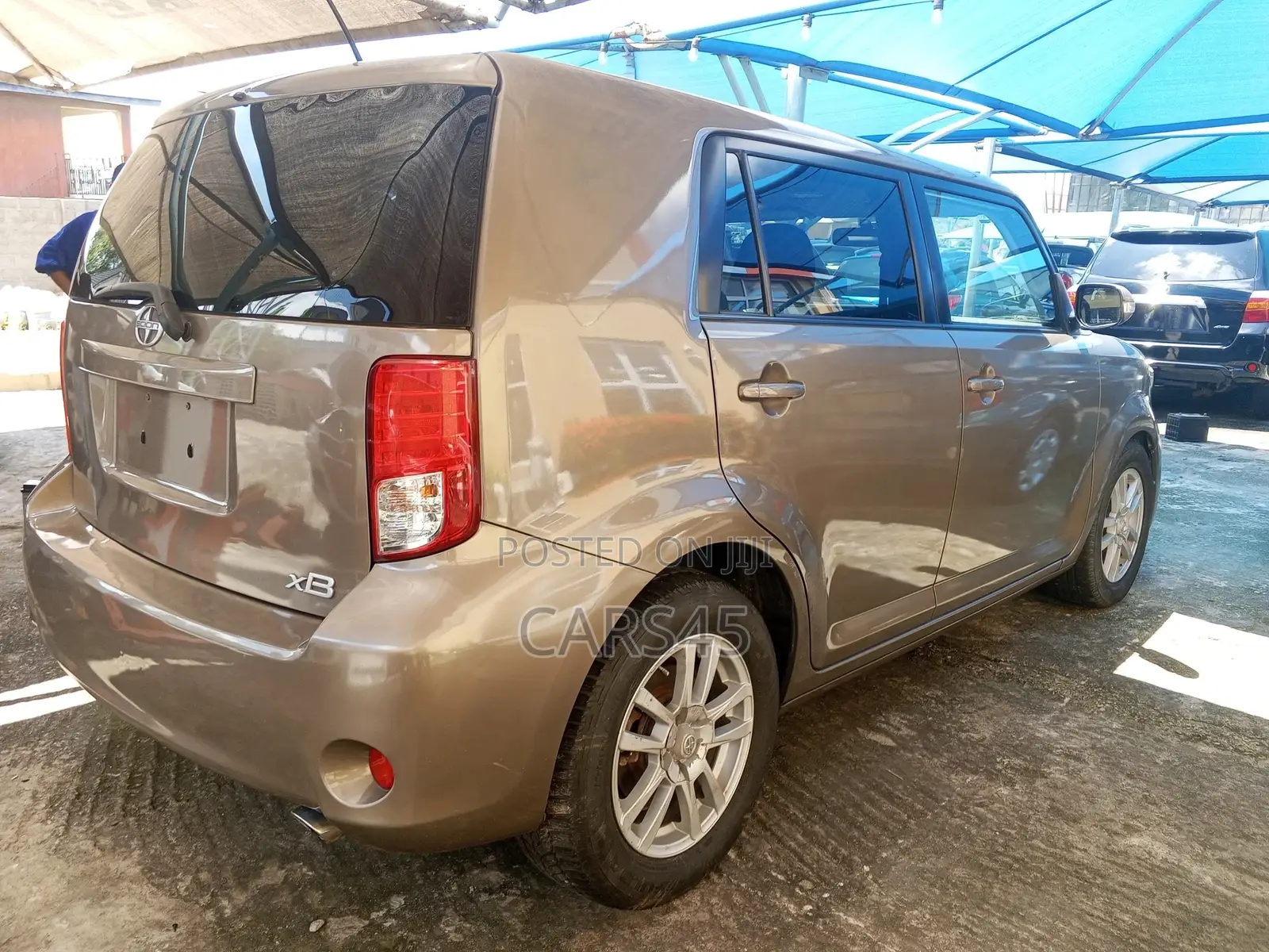 Scion xB 2011 Brown