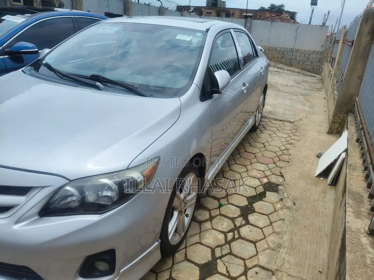 Toyota Corolla S 4dr Sedan (1.8L 4cyl 4A) 2013 Silver