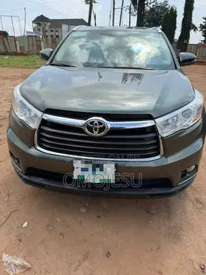 Toyota Highlander XLE 4dr SUV AWD (3.5L 6cyl 6A) 2014 Green