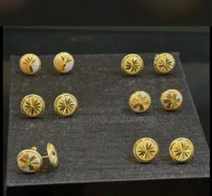 18 Karat Gold Earing