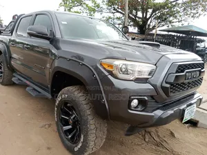 Toyota Tacoma 2018 Black
