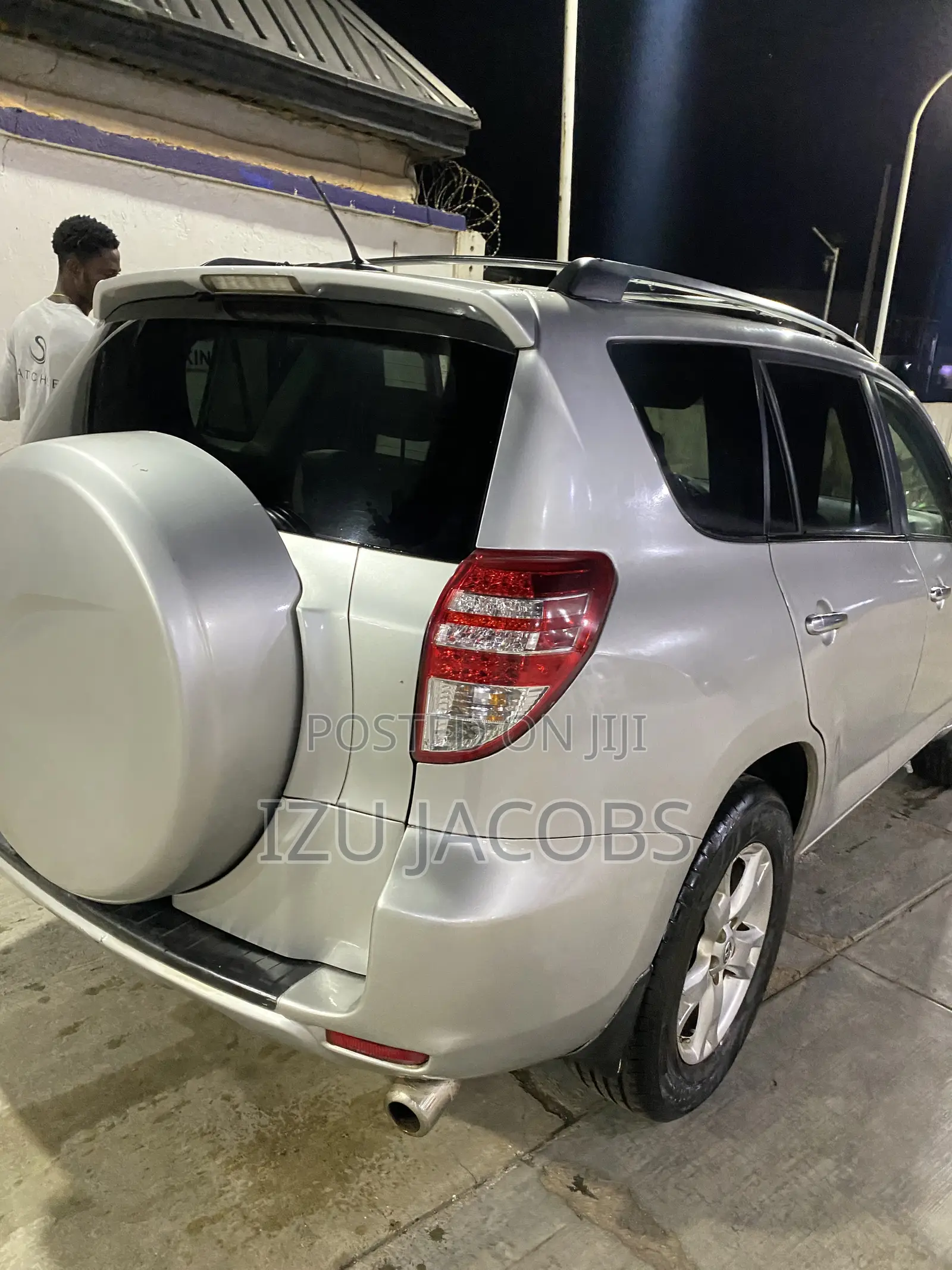 Toyota RAV4 2010 Silver