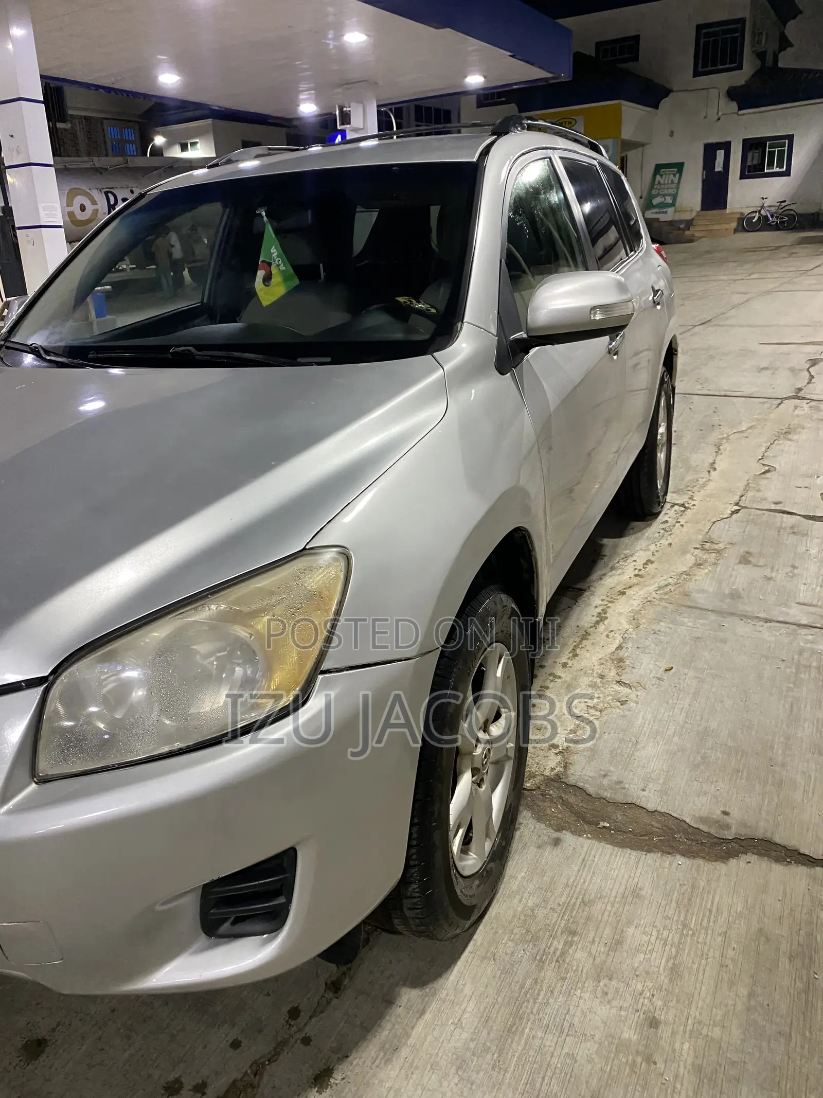 Toyota RAV4 2010 Silver