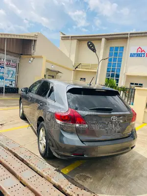 Toyota Corolla L 4dr Sedan (1.8L 4cyl 4A) 2015 Gray