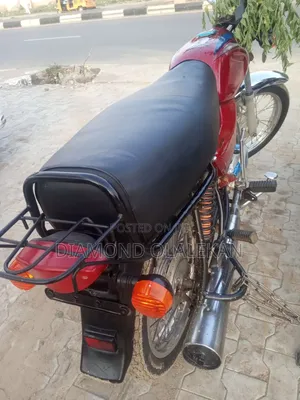 Bajaj Boxer 2015 Purple