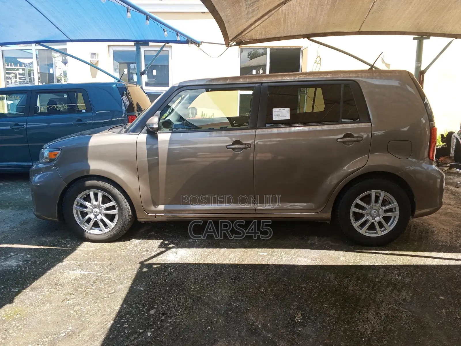 Scion xB 2011 Brown