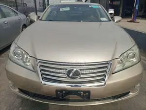Lexus ES 350 2012 Gold