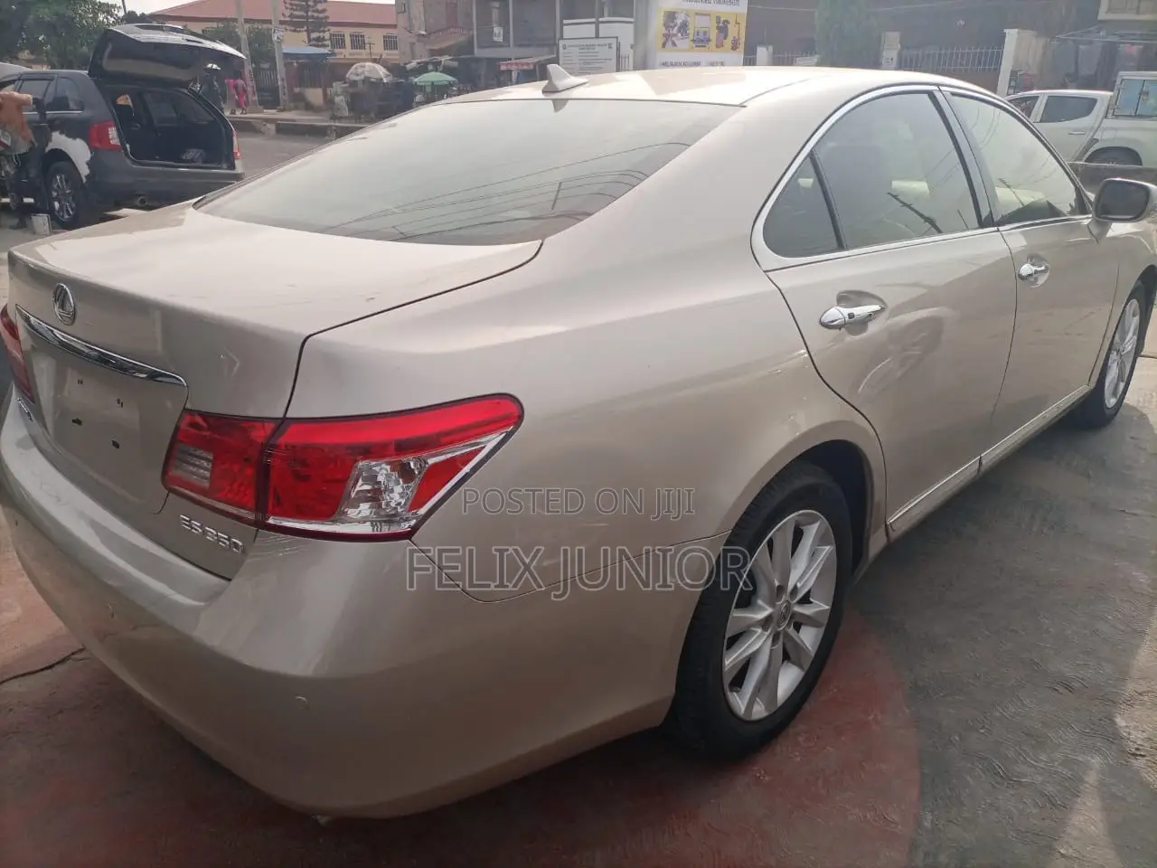 Lexus ES 350 2012 Gold
