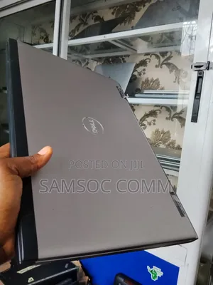 Laptop Dell Vostro 3750 8GB Intel Core i3 HDD 320GB