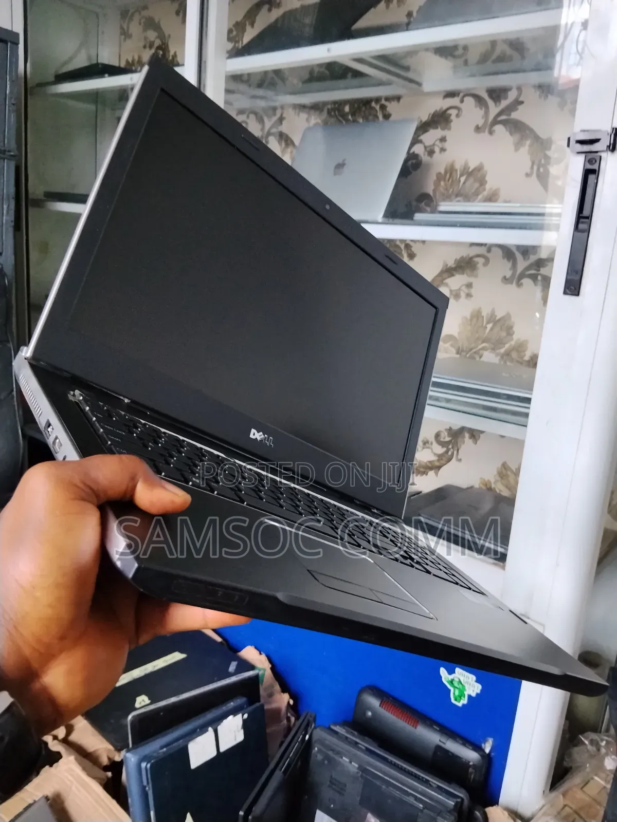 Laptop Dell Vostro 3750 8GB Intel Core i3 HDD 320GB