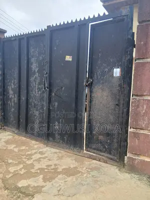 3bdrm Block of Flats in Ikotun Area for sale