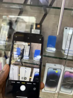 Apple iPhone 11 64 GB Black
