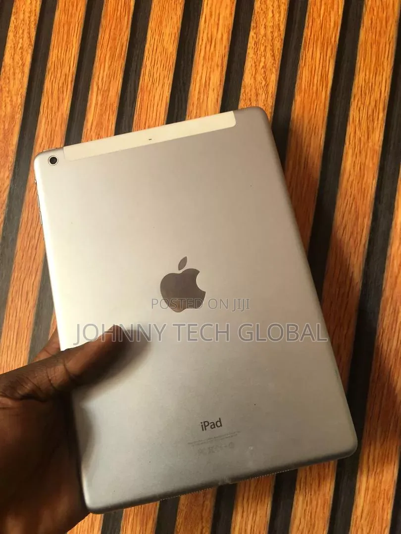 Apple iPad Air 64 GB Silver