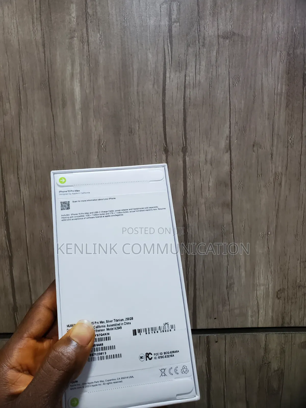 New Apple iPhone 15 Pro Max 256 GB Silver