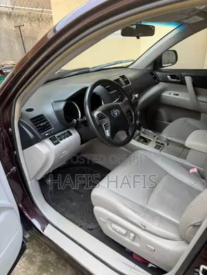 Toyota Highlander Limited 2012 Burgundy