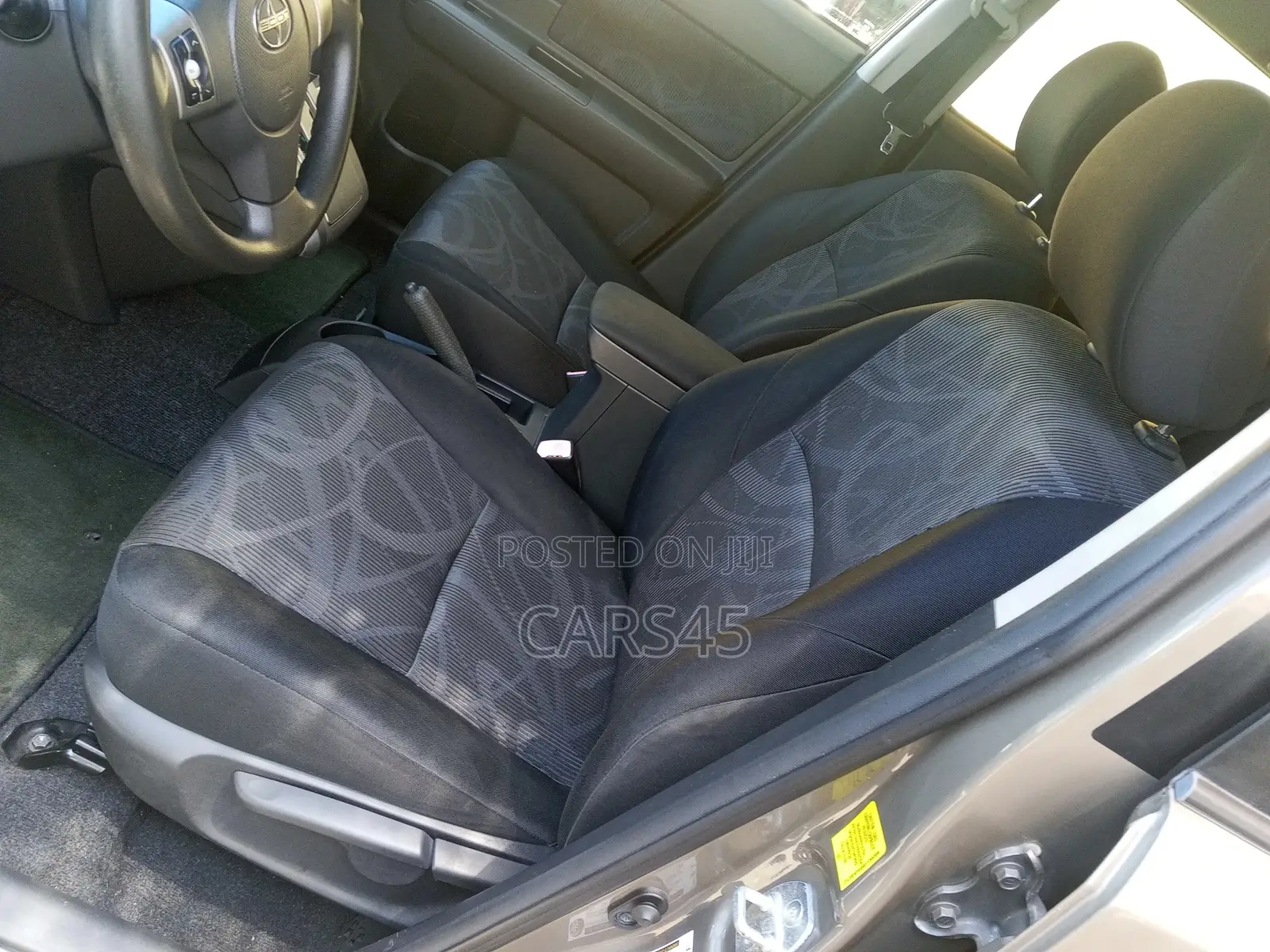 Scion xB 2011 Brown
