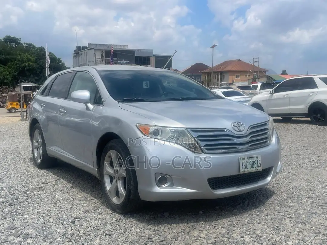 Toyota Venza 2010 Silver
