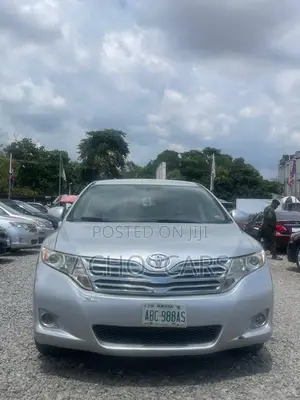 Toyota Venza 2010 Silver