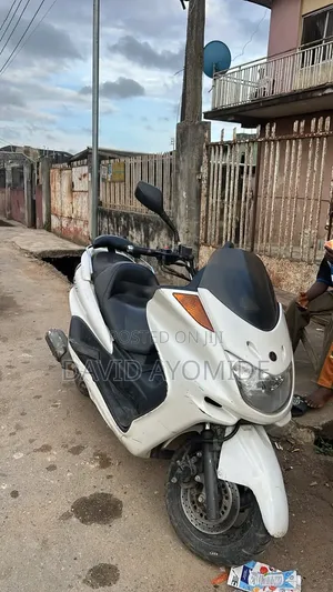 Yamaha Majesty 2015 White