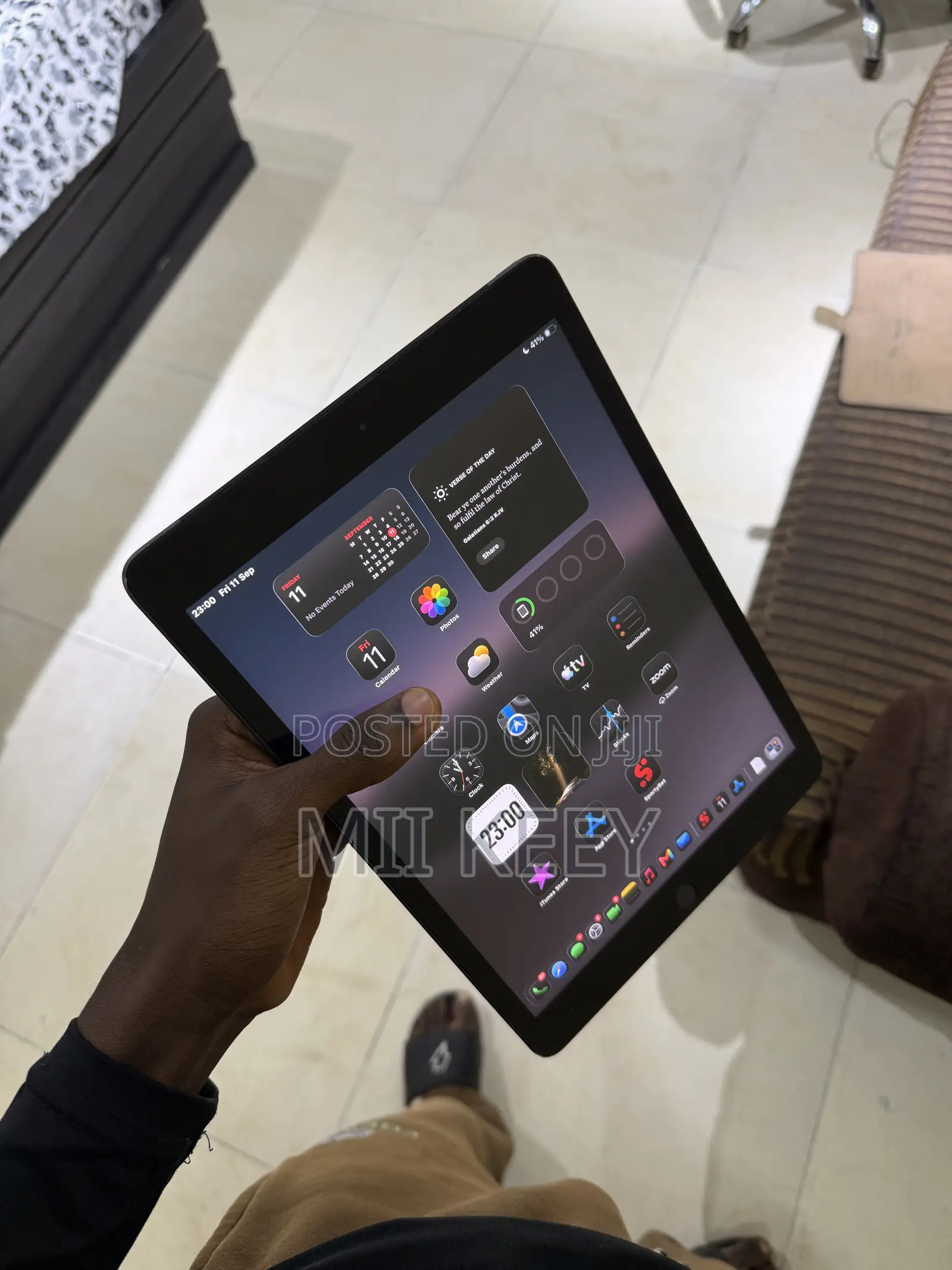 Apple iPad 10.2 (2021) 64 GB Black