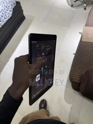 Apple iPad 10.2 (2021) 64 GB Black