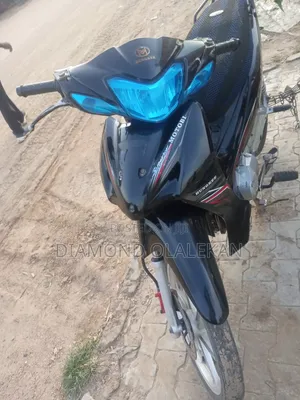 Bajaj Boxer 2015 Purple
