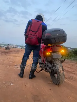 Yamaha 2000 Red