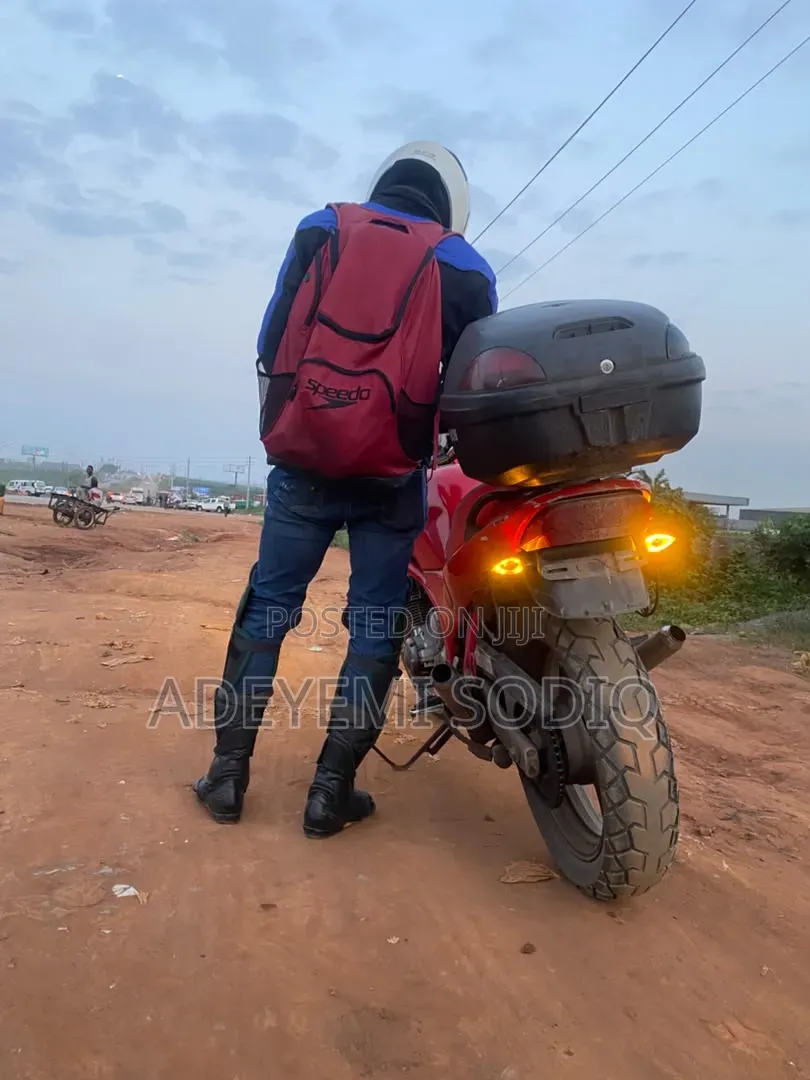 Yamaha 2000 Red