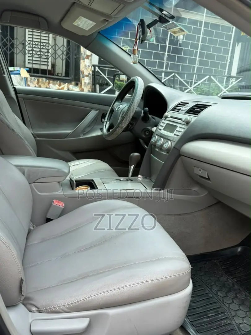 Toyota Camry 2011 Gray